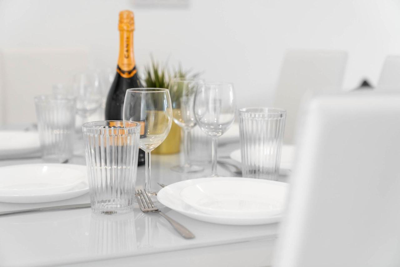 5 Bedroom House - 10 Guests - Multiple Off Street Parking - Garden - Smart Tv - Wifi - Contractors - Families - Groups Μπέρμιγχαμ Εξωτερικό φωτογραφία